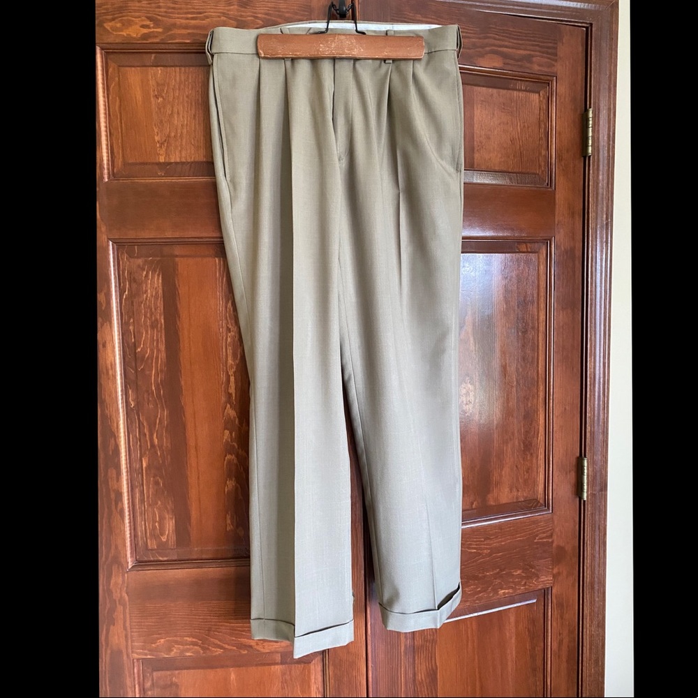 Men’s classic fit cuffed dress pants - Picture 2 of 5